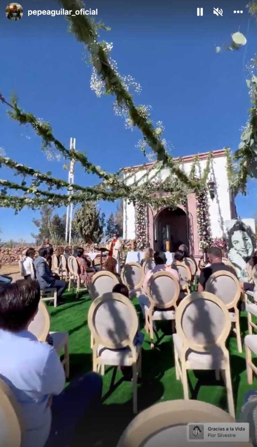 Familia Aguilar recuerda a Flor Silvestre en su primer aniversario luctuoso