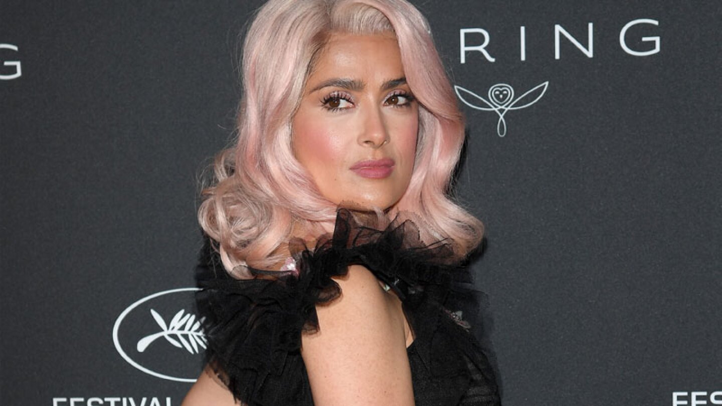 Salma Hayek sorprende con su cambio de look