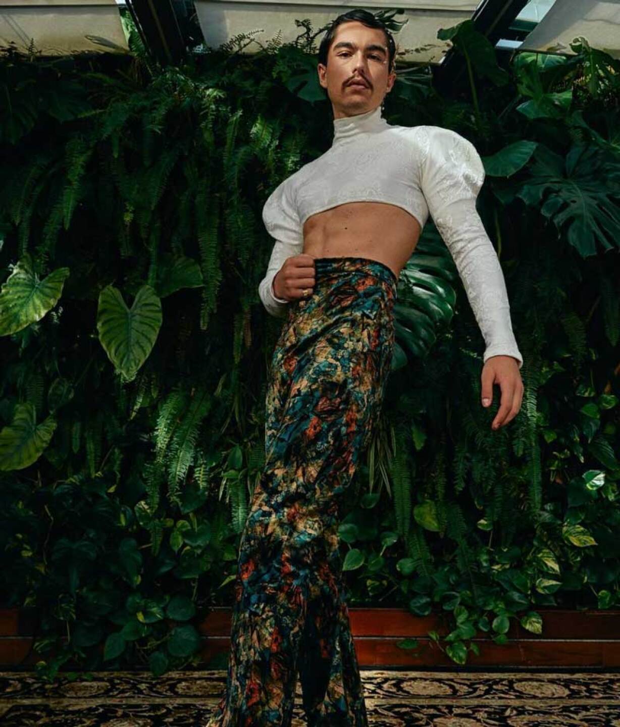 Sergio Mayer opinó sobre el look andrógino de su hijo