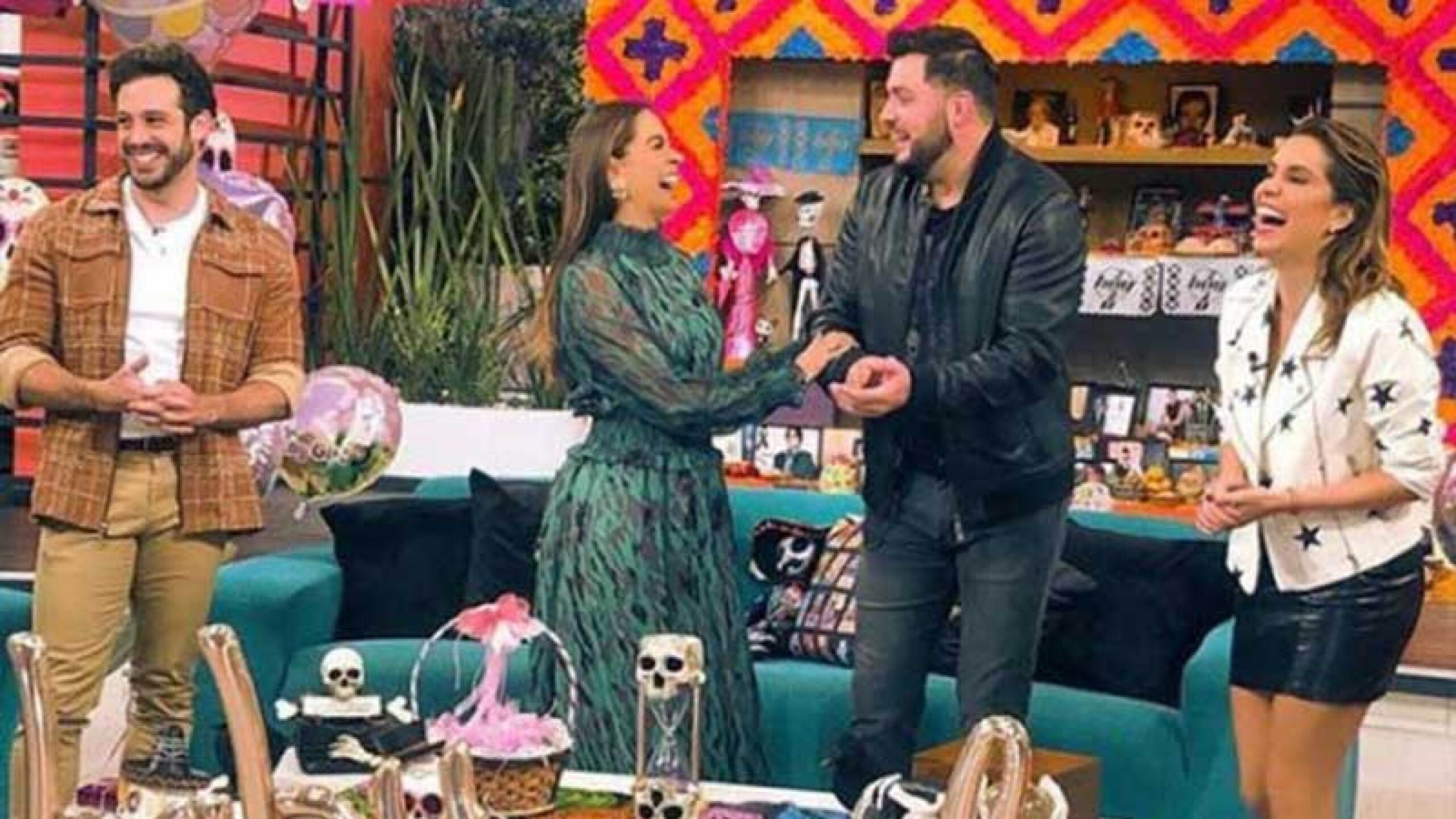 El elenco agradeció por su amistad