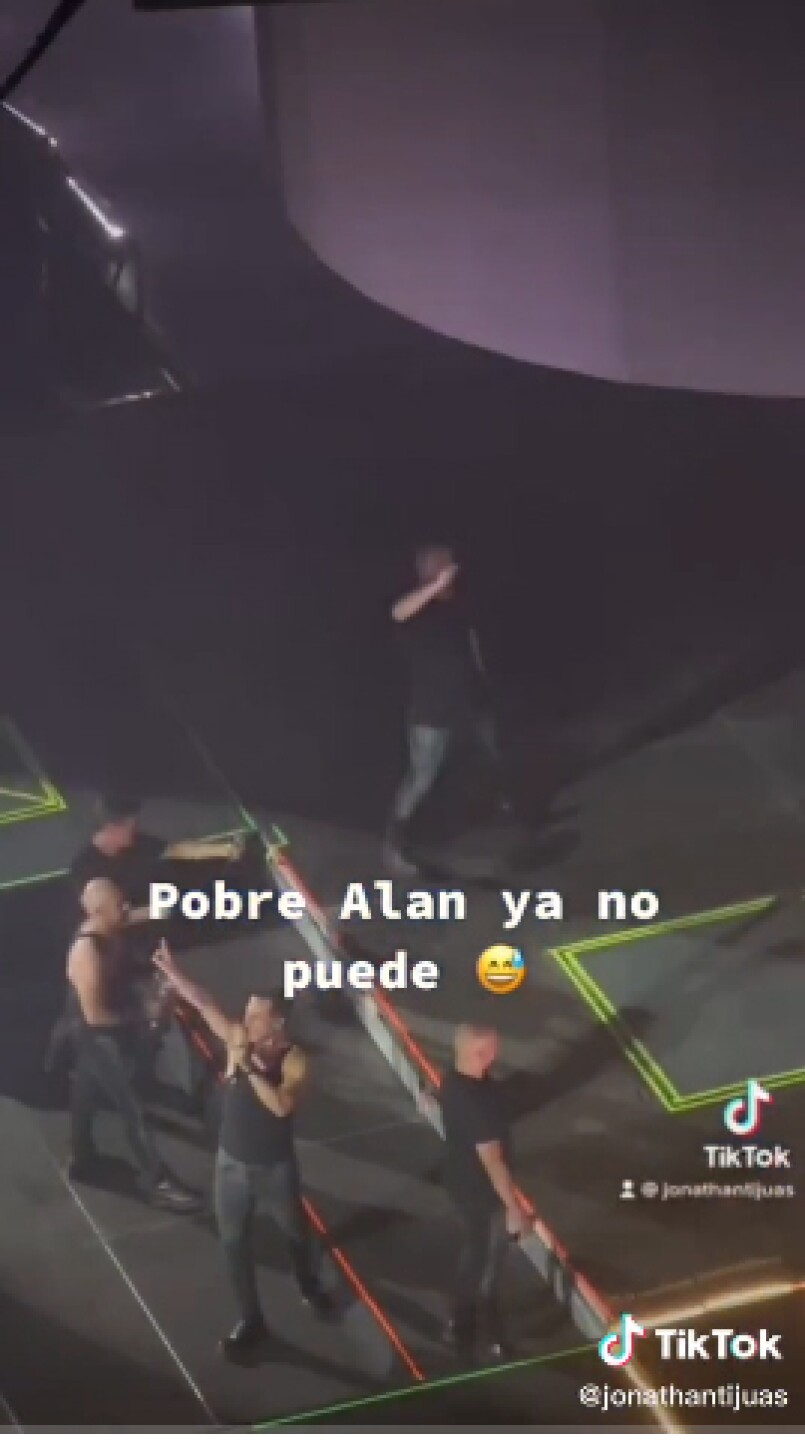 Alan de Magneto causa revuelo por sus pasos de baile en el 90's Pop Tour