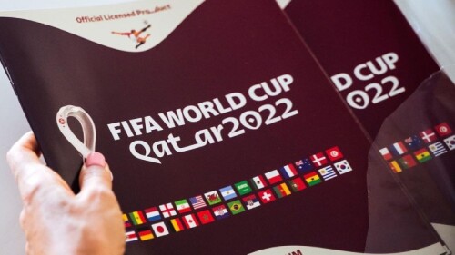 Abuelita gastó su pensión para llenar álbumes de Qatar 2022: "Vivo un momento único con mis nietos"