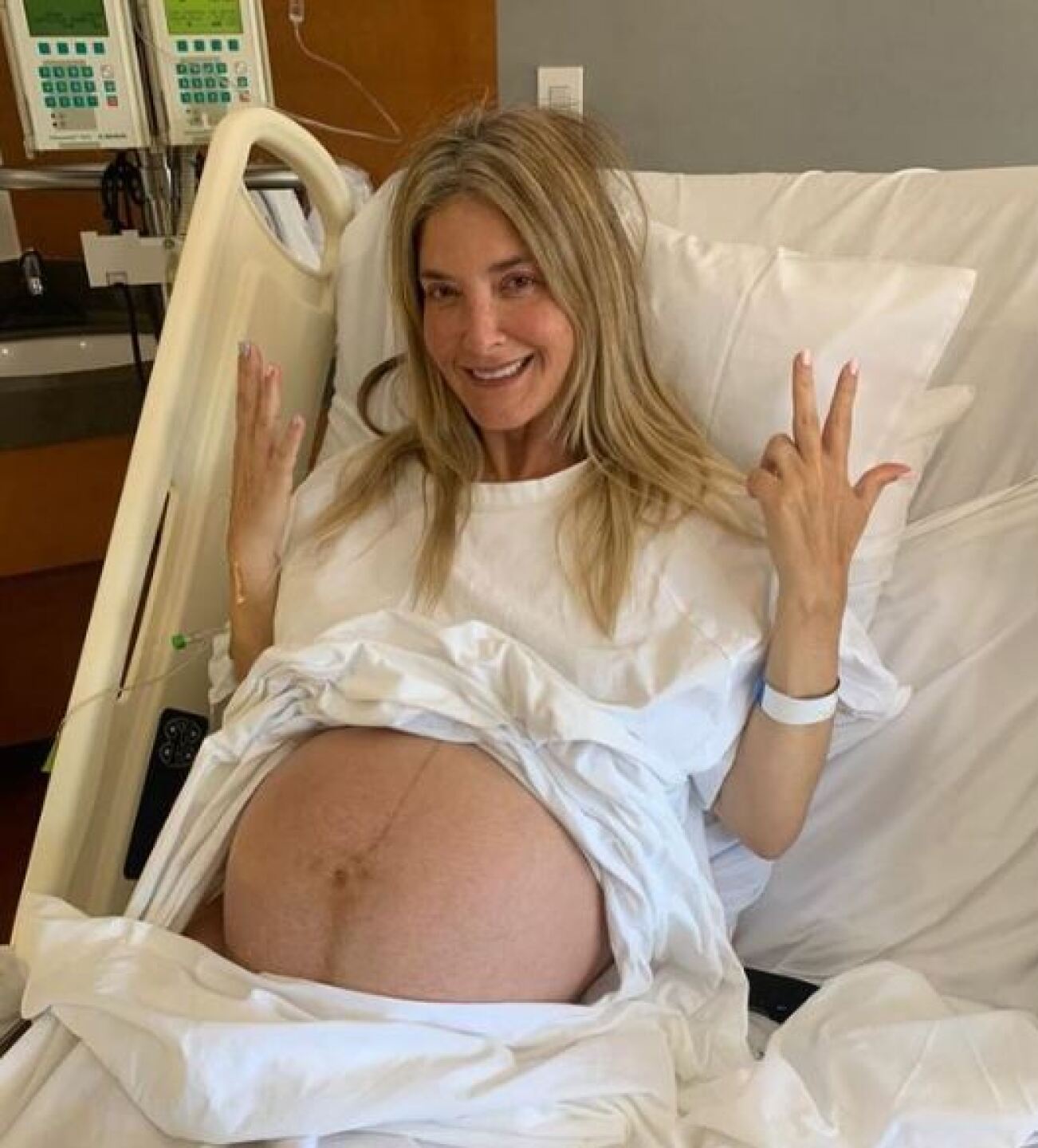 Tania Riquenes pide oraciones por la salud de sus bebés