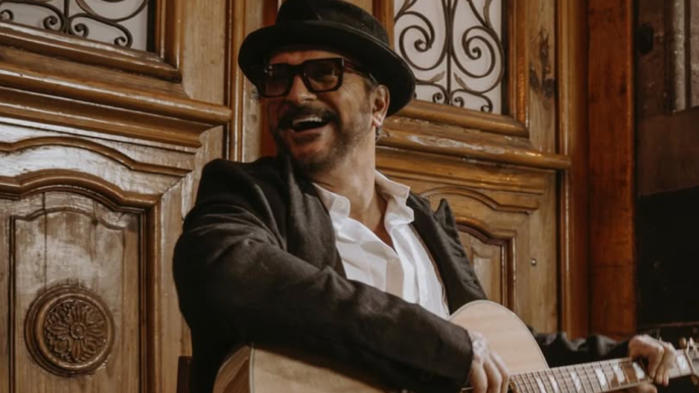 Ricardo Arjona estrena nuevo álbum musical