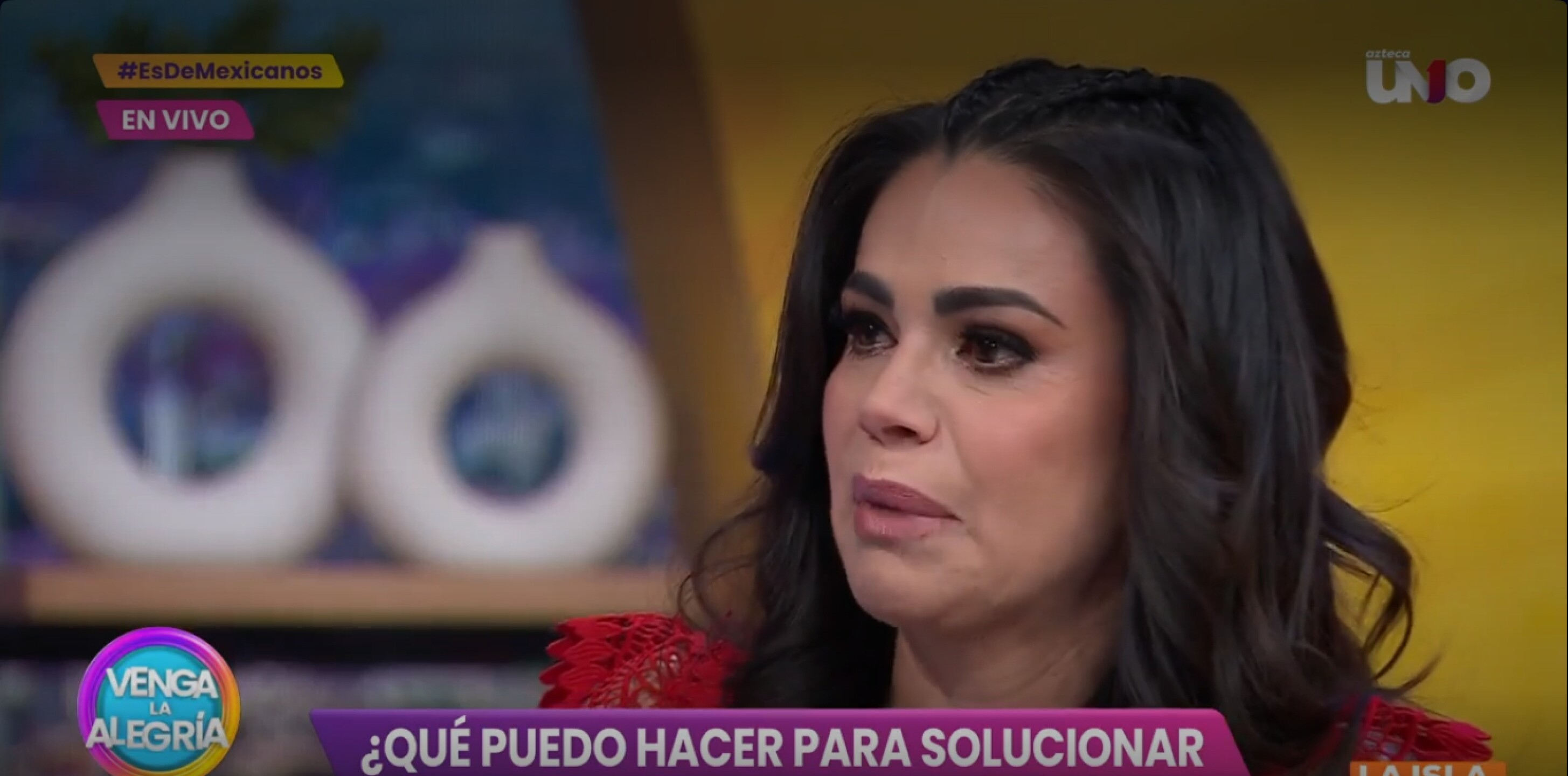 Luz Elena González llorando