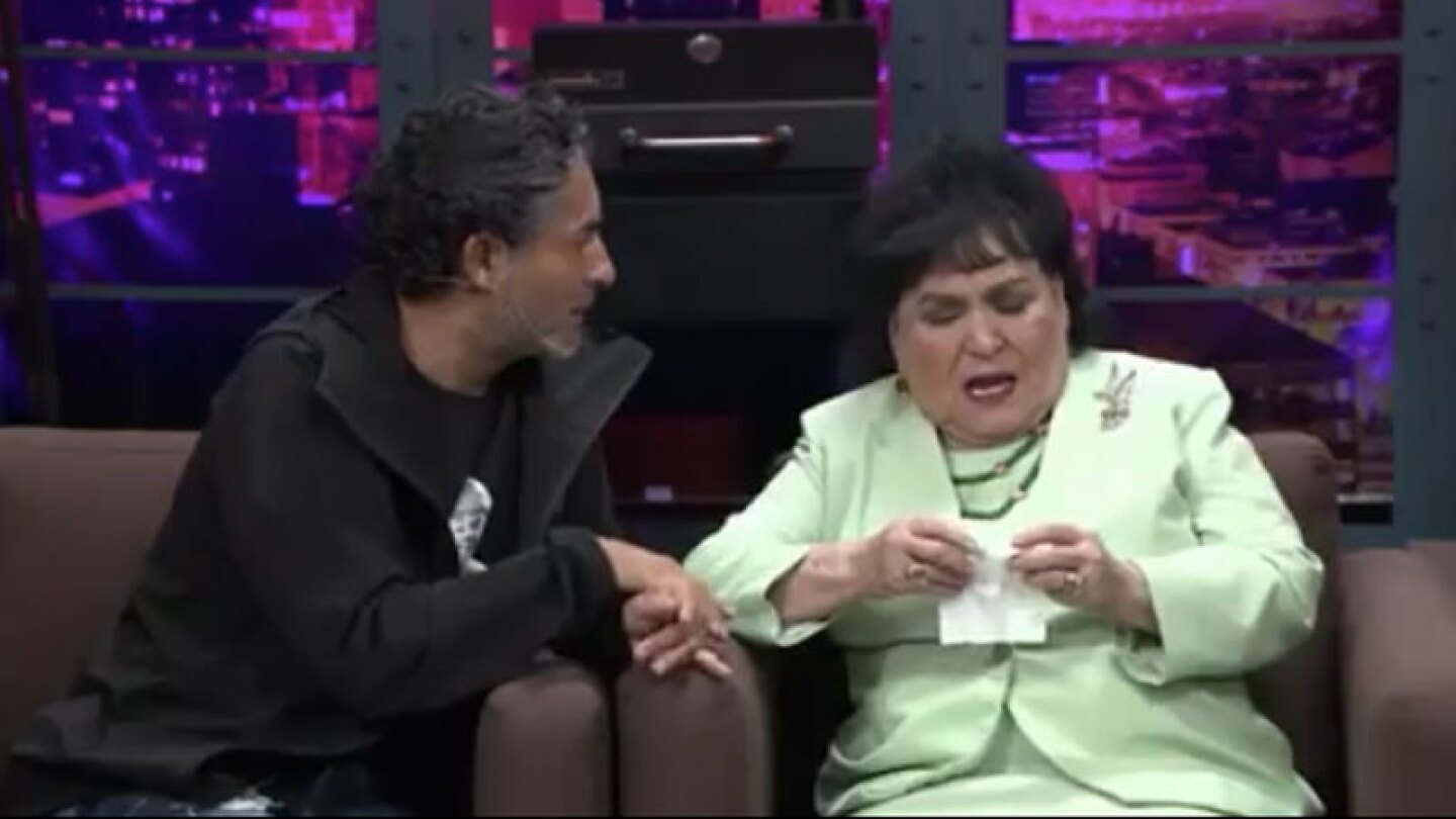 Carmen Salinas le dice ‘p3nd3j0’ a Paul Stanley en pleno programa