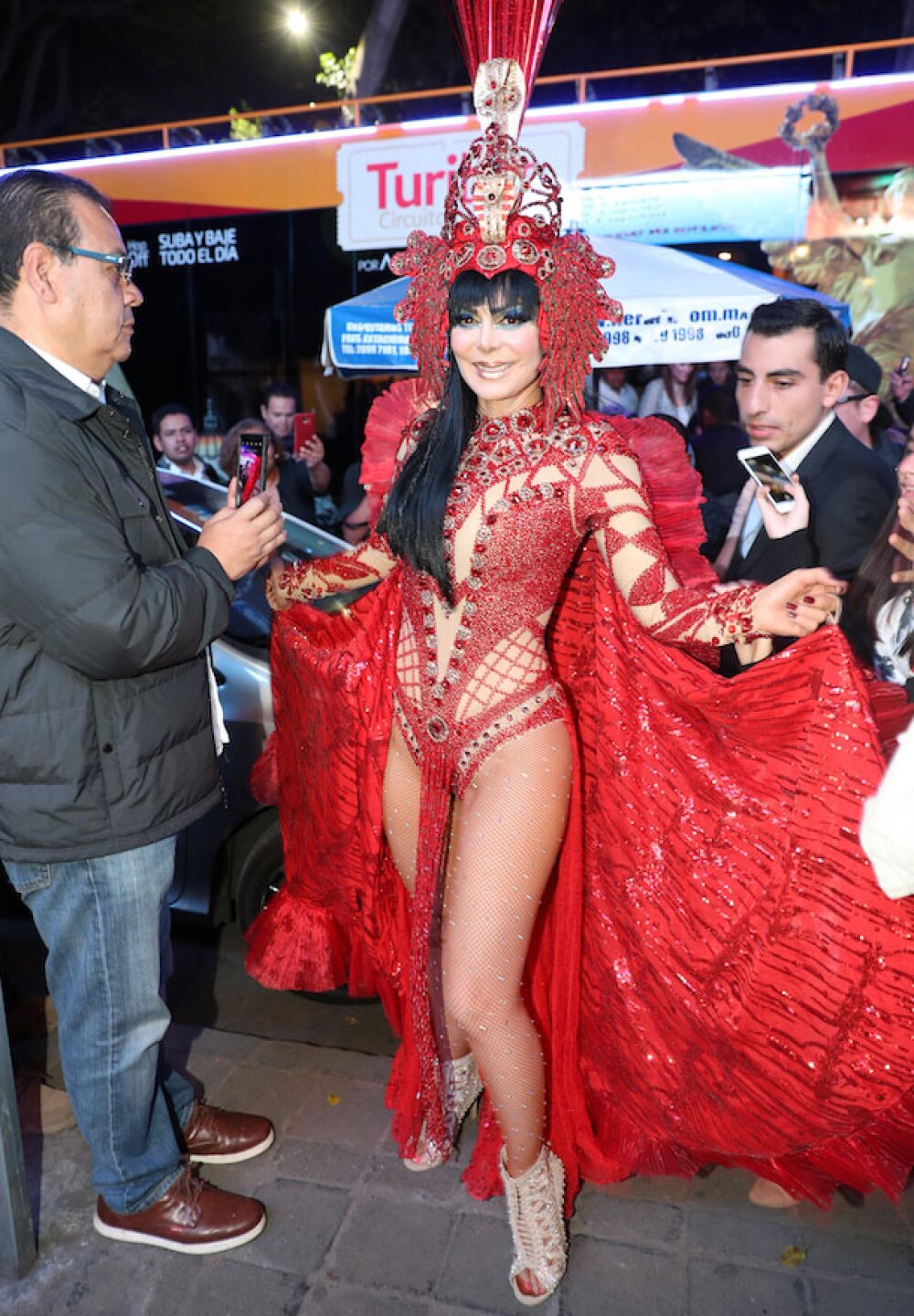 Mitzy, el diseñador de las estrellas... Es un especialista en mujeres