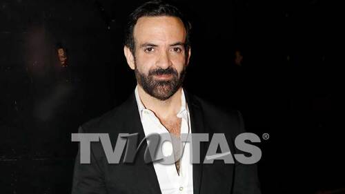 Pablo Perroni sube candentes fotos a internet