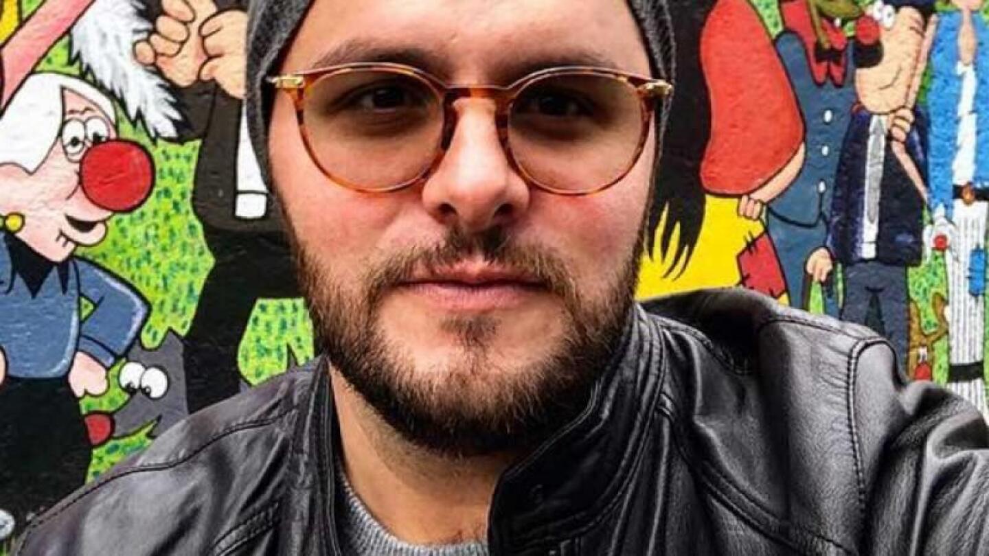 Paul Stanley sufre aparatosa caída en pleno programa