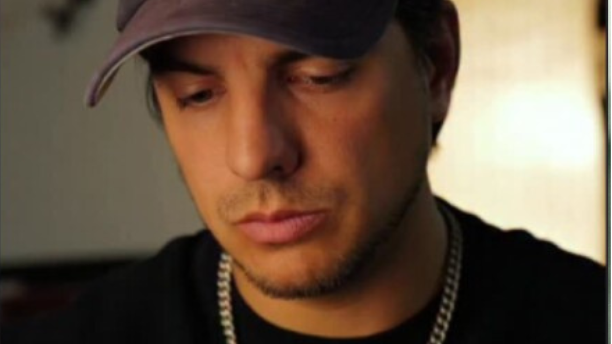 Vadhir Derbez