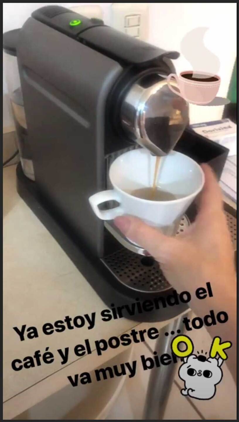 La cantante de OV7 terminó hasta cocinando.