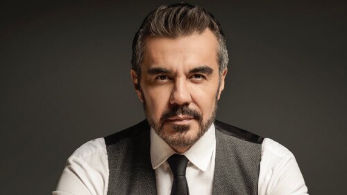 Adrián Uribe confiesa que un hombre lo intentó ligar