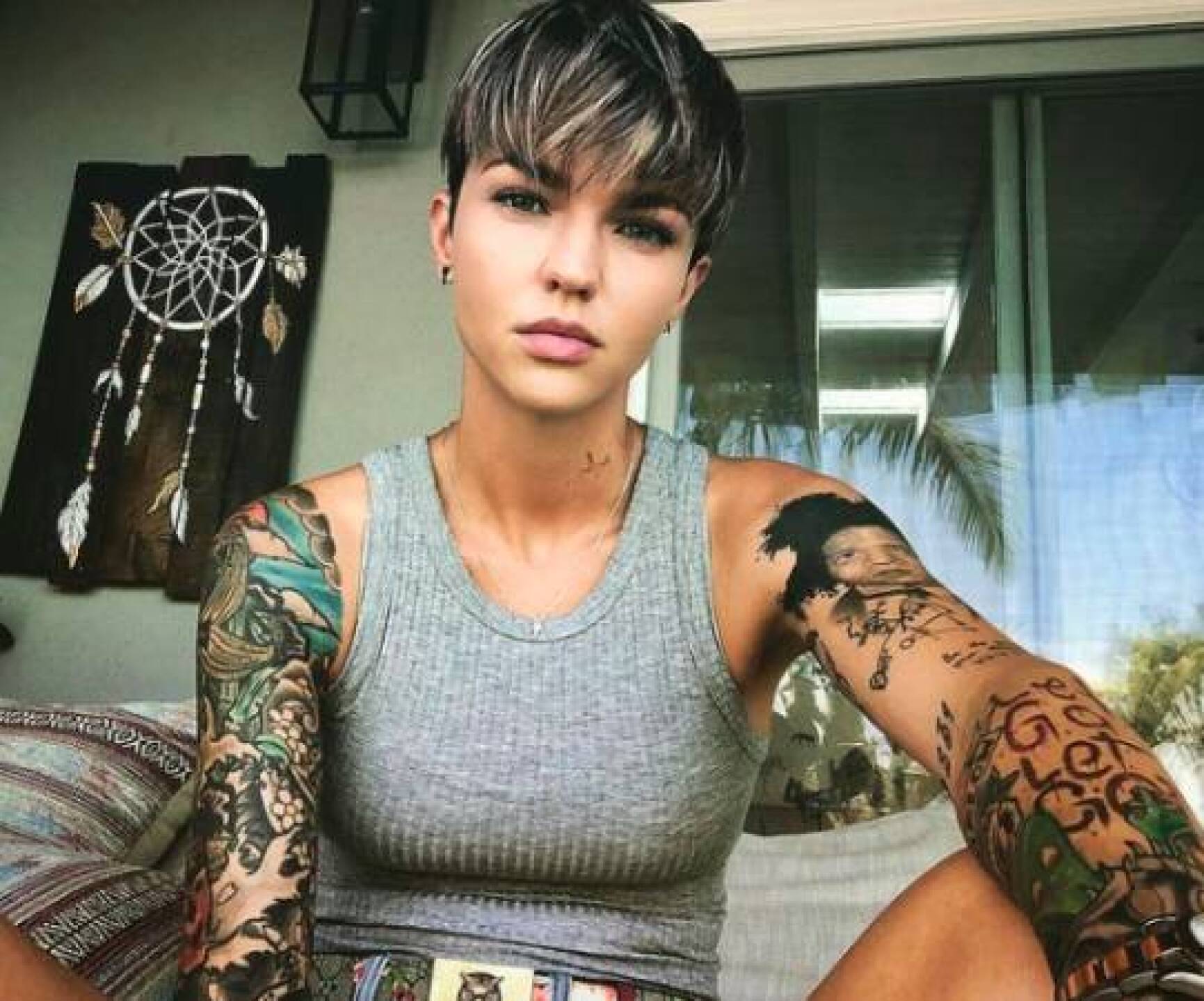 Ruby Rose explota