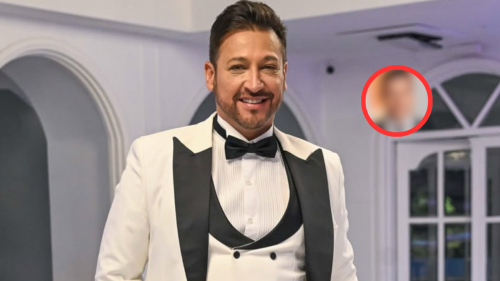 Pablo Ruiz revela que su primer beso gay fue en México, ¡con un famoso cantante!.png