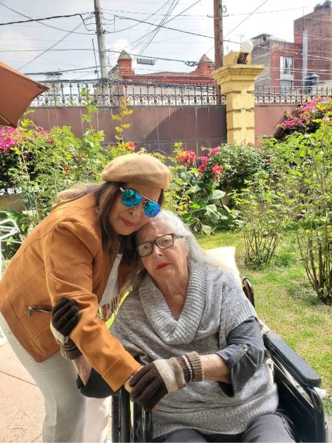 Elsa Aguirre sorprendió a su hermana Alma Rosa con una fiesta en La Casa del Actor