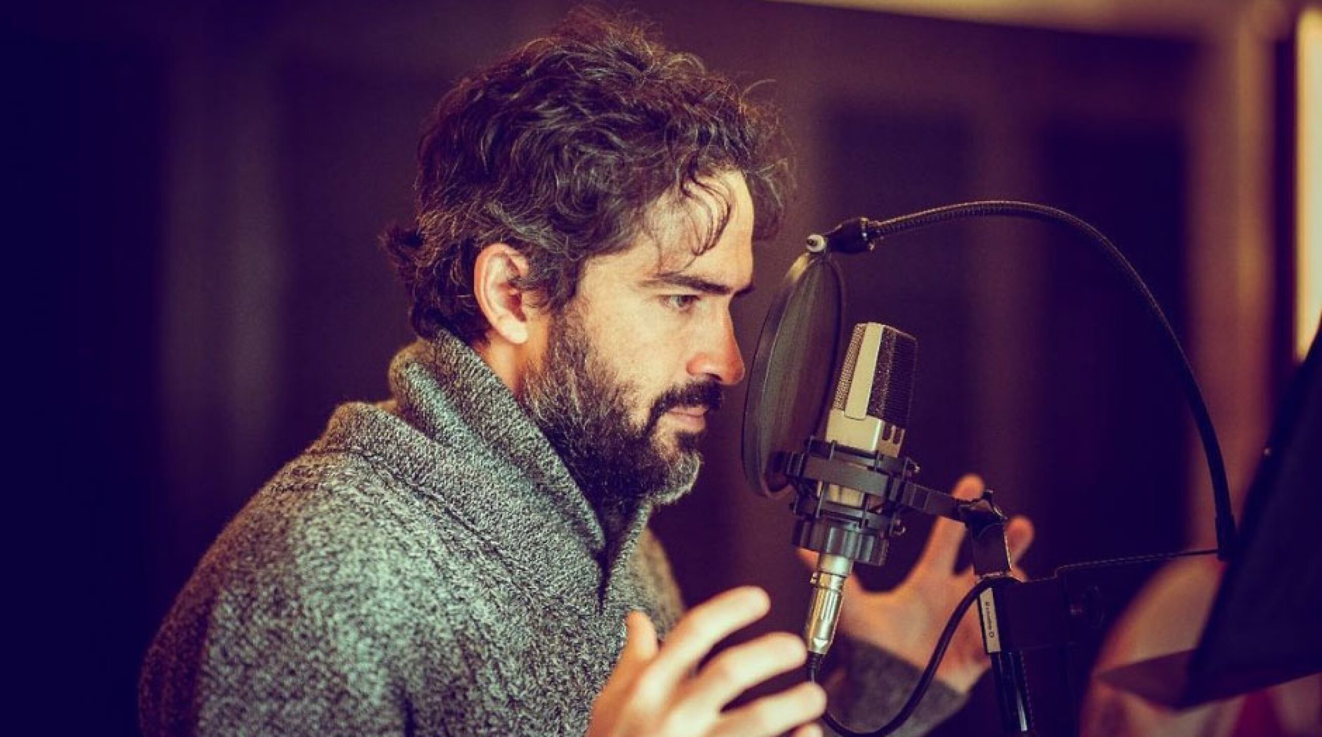 Alfonso Herrera participará en nuevo podcast sobre Batman