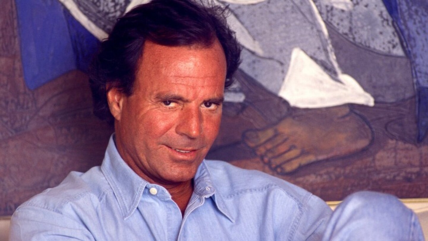 Julio Iglesias despierta preocupación en torno a su salud; aseguran que ni a sus amigos les responde