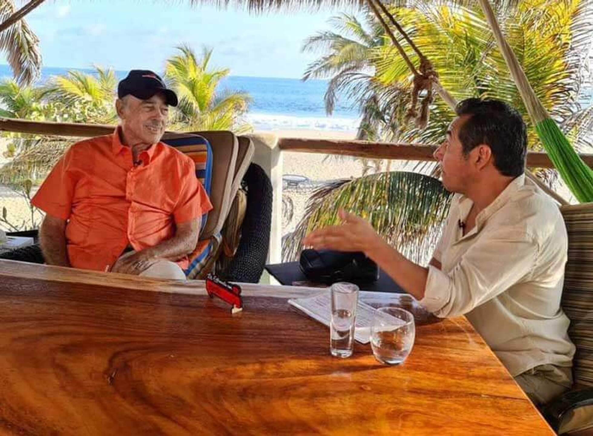 Andrés García da de qué hablar