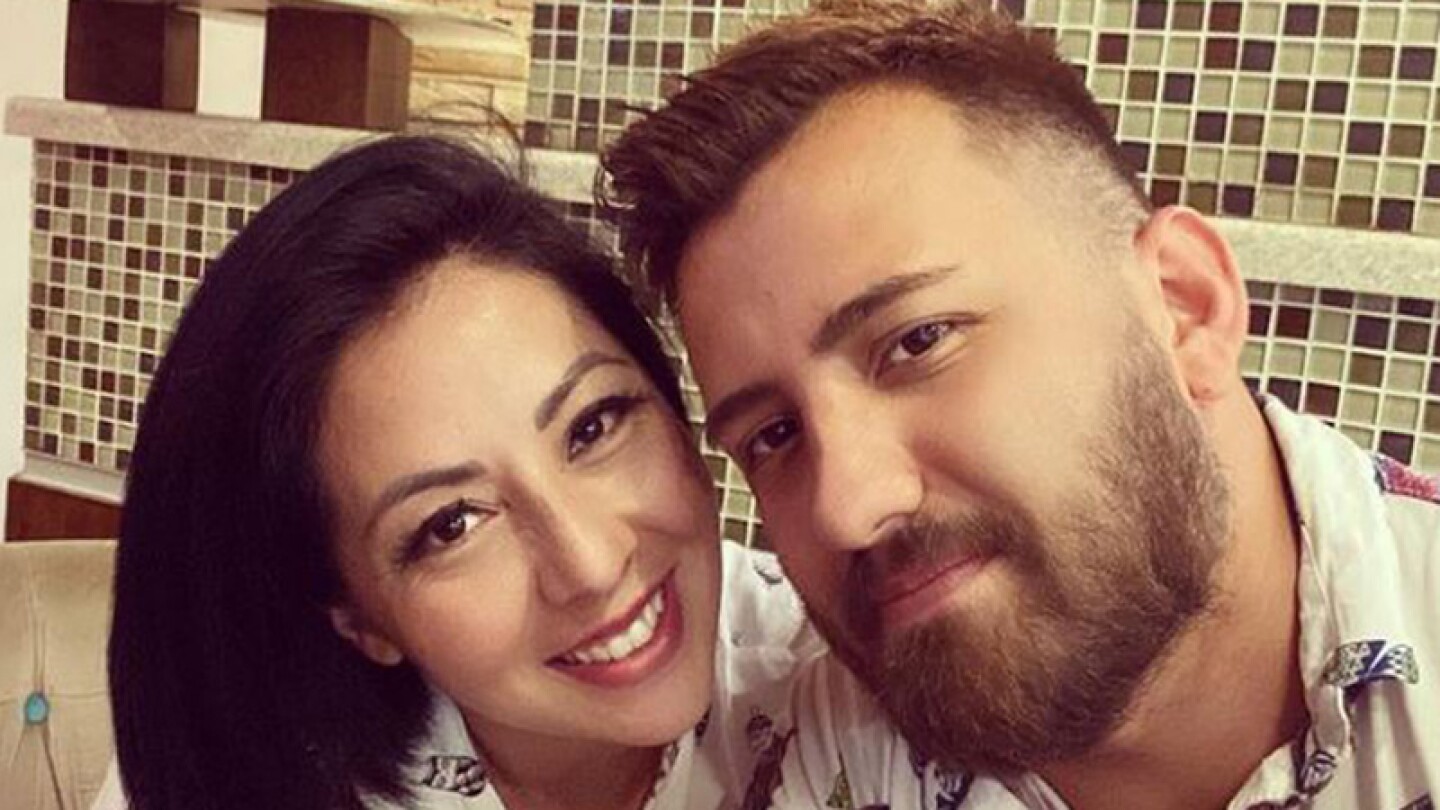 Cynthia y su novio.