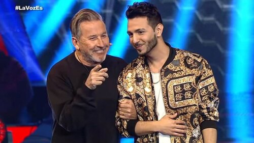 El exparticipante de La Voz llegó con una maleta y ahora celebra que Julión Álvarez grabará uno de sus temas