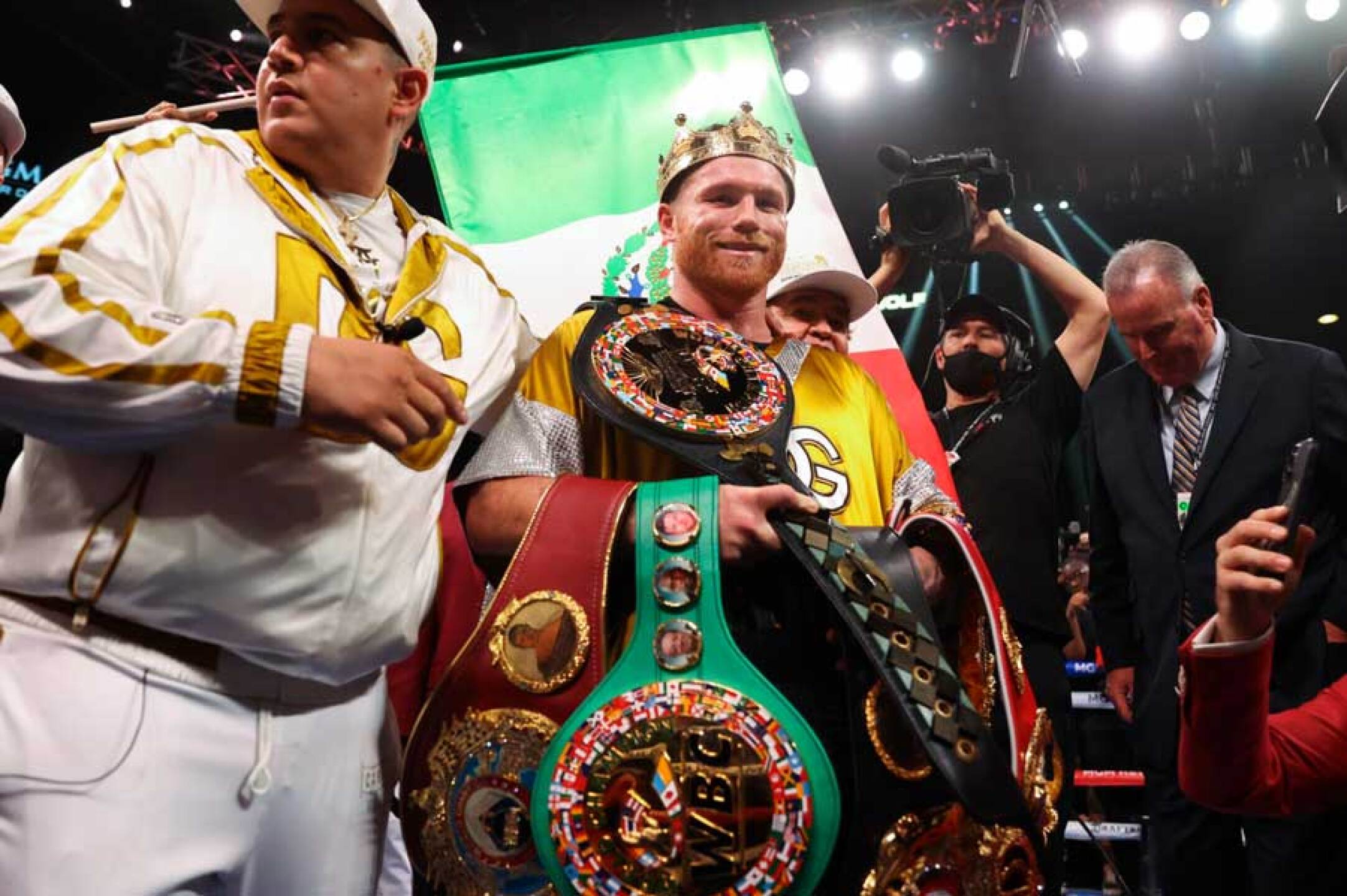 Plant terminó en el hospital tras ser noqueado por Canelo