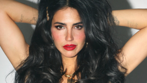 Bárbara de Regil presumió el tatuaje que le hizo un fan.