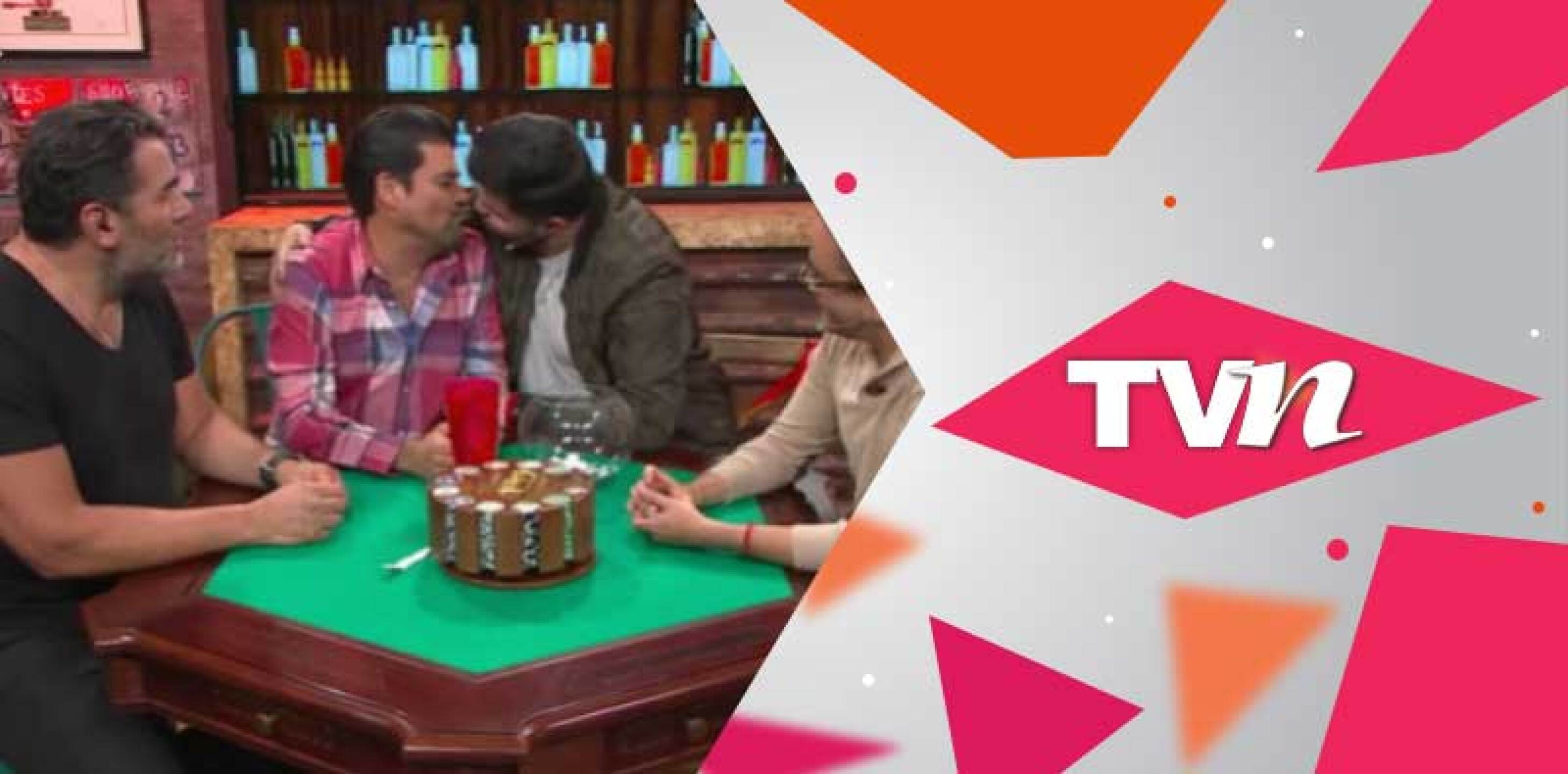 Paul Stanley se agarra a besos con “El Burro” Van Rankin en pleno programa