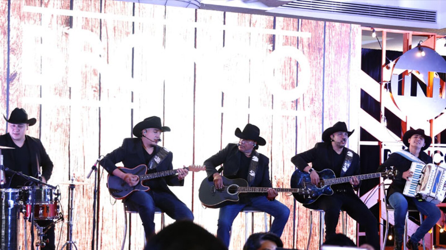 La serie del grupo mexicano Bronco está a punto de estrenarse, checa los detalles.