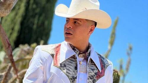 Eduin Caz sorprendió en redes