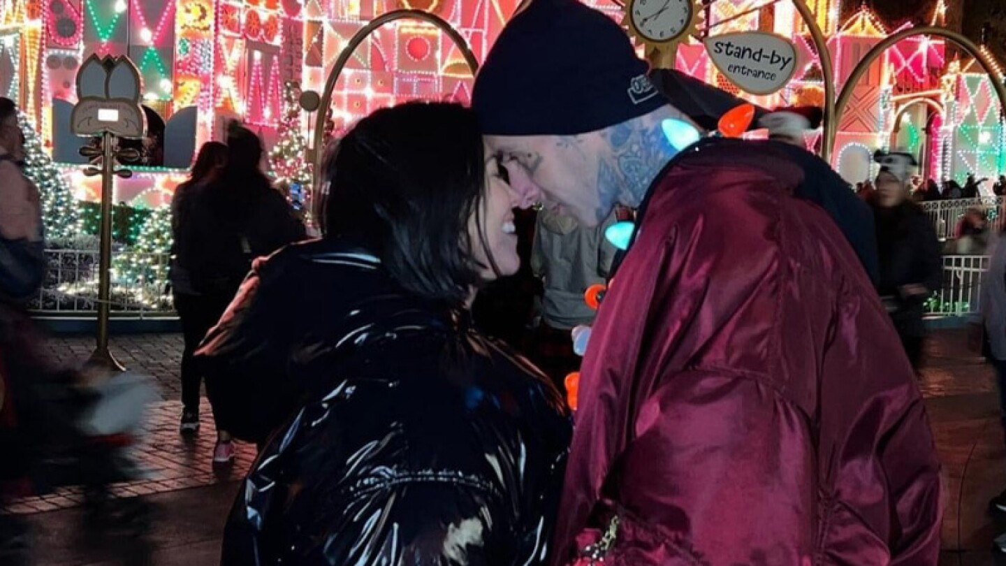 Primeras imágenes de la boda de Kourtney Kardashian y Travis Barker