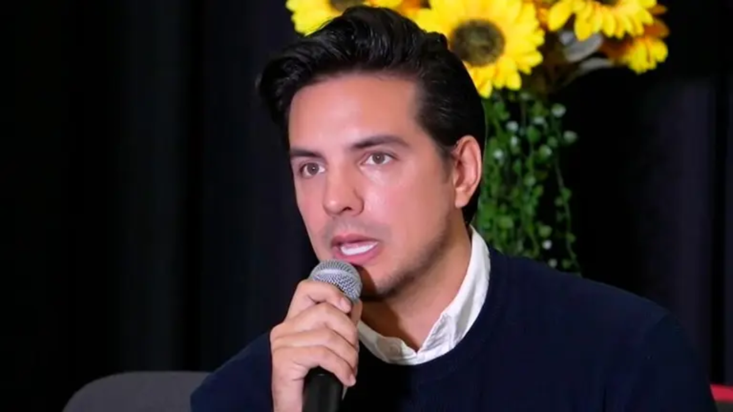 Vadhir Derbez