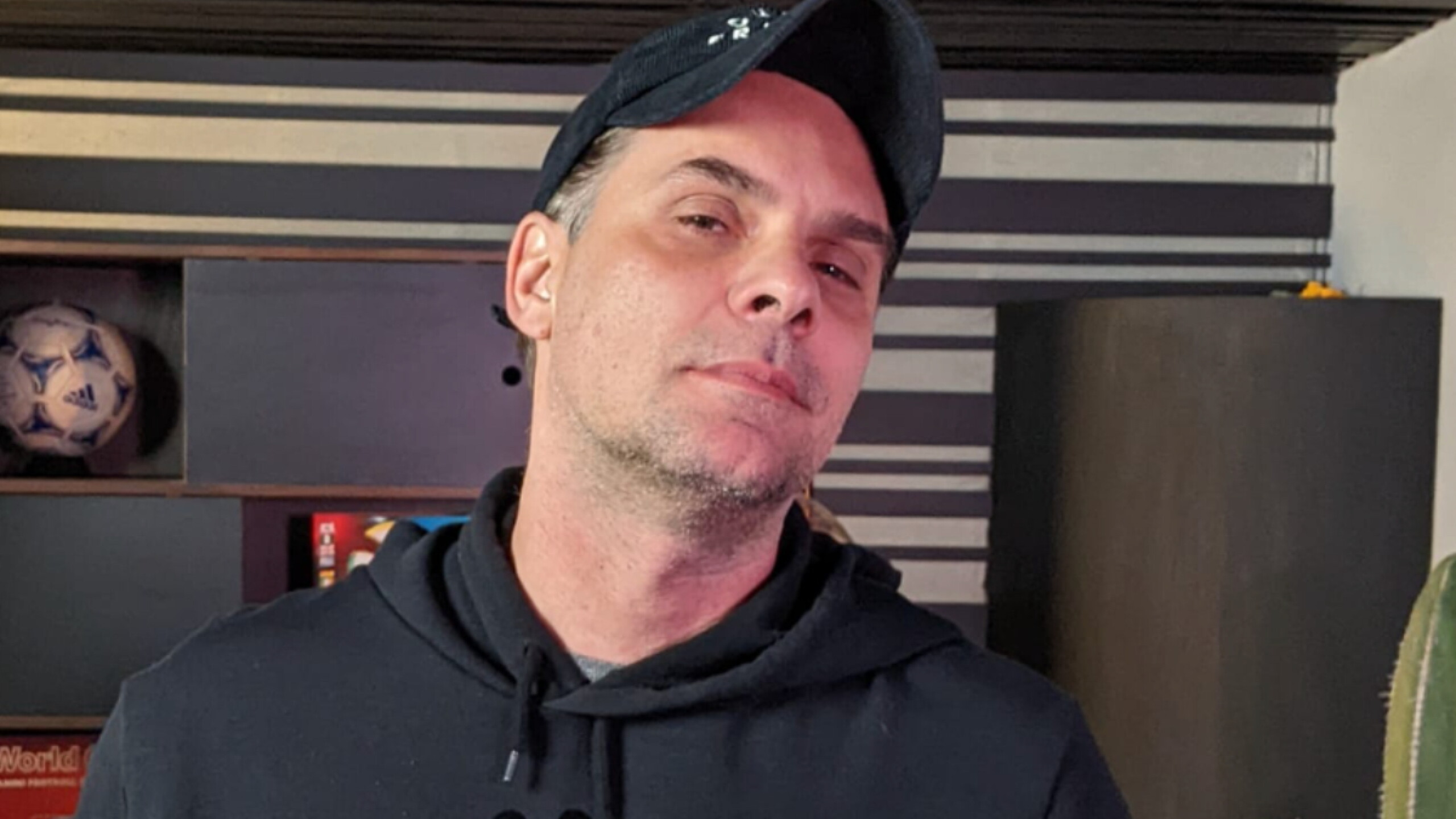 Christian Martinoli sufre fuerte caída en evento