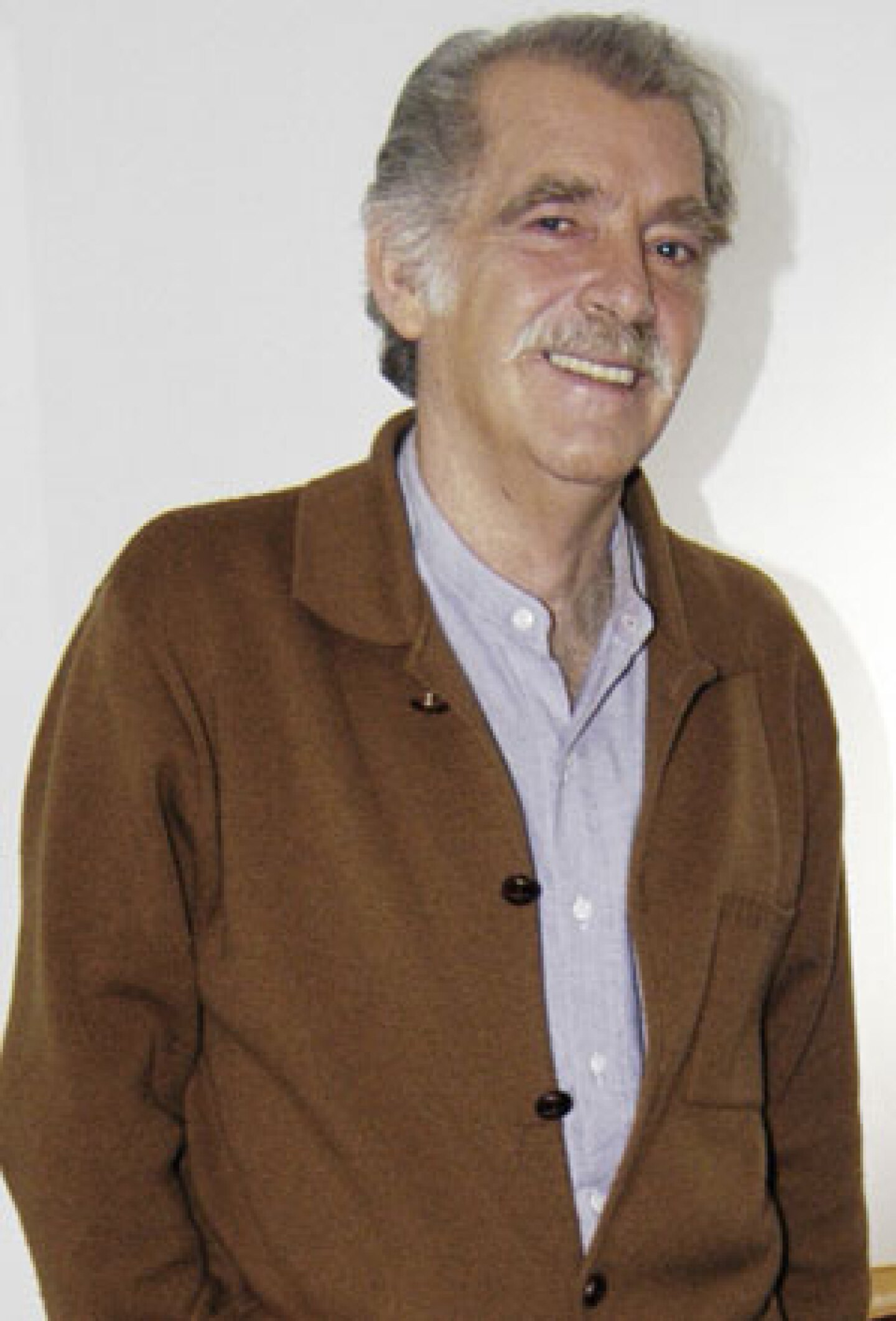 Fernando Lujan cumple 72 años.