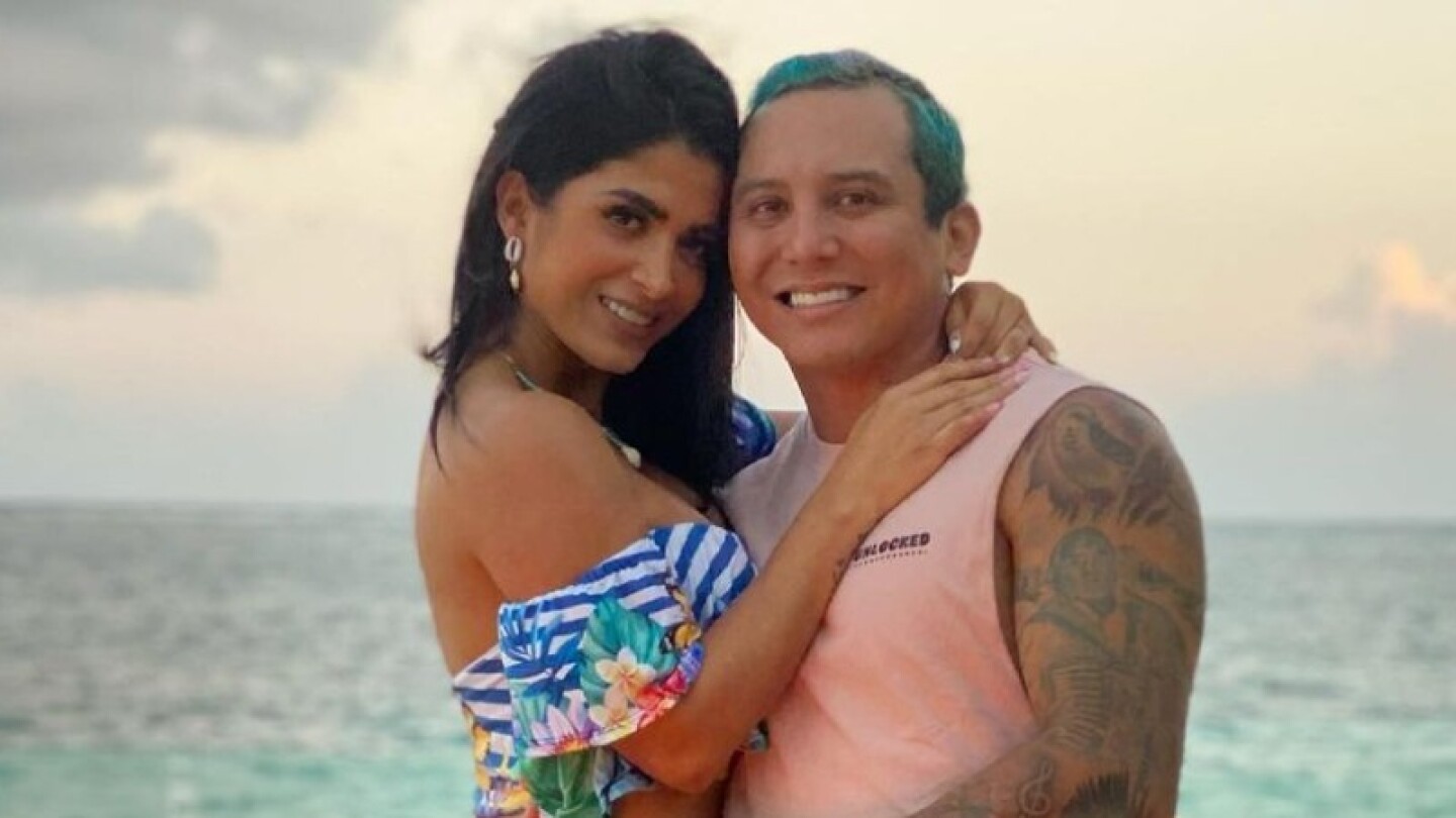 Edwin Luna trae checadita Kimberly mientras pasea bikini