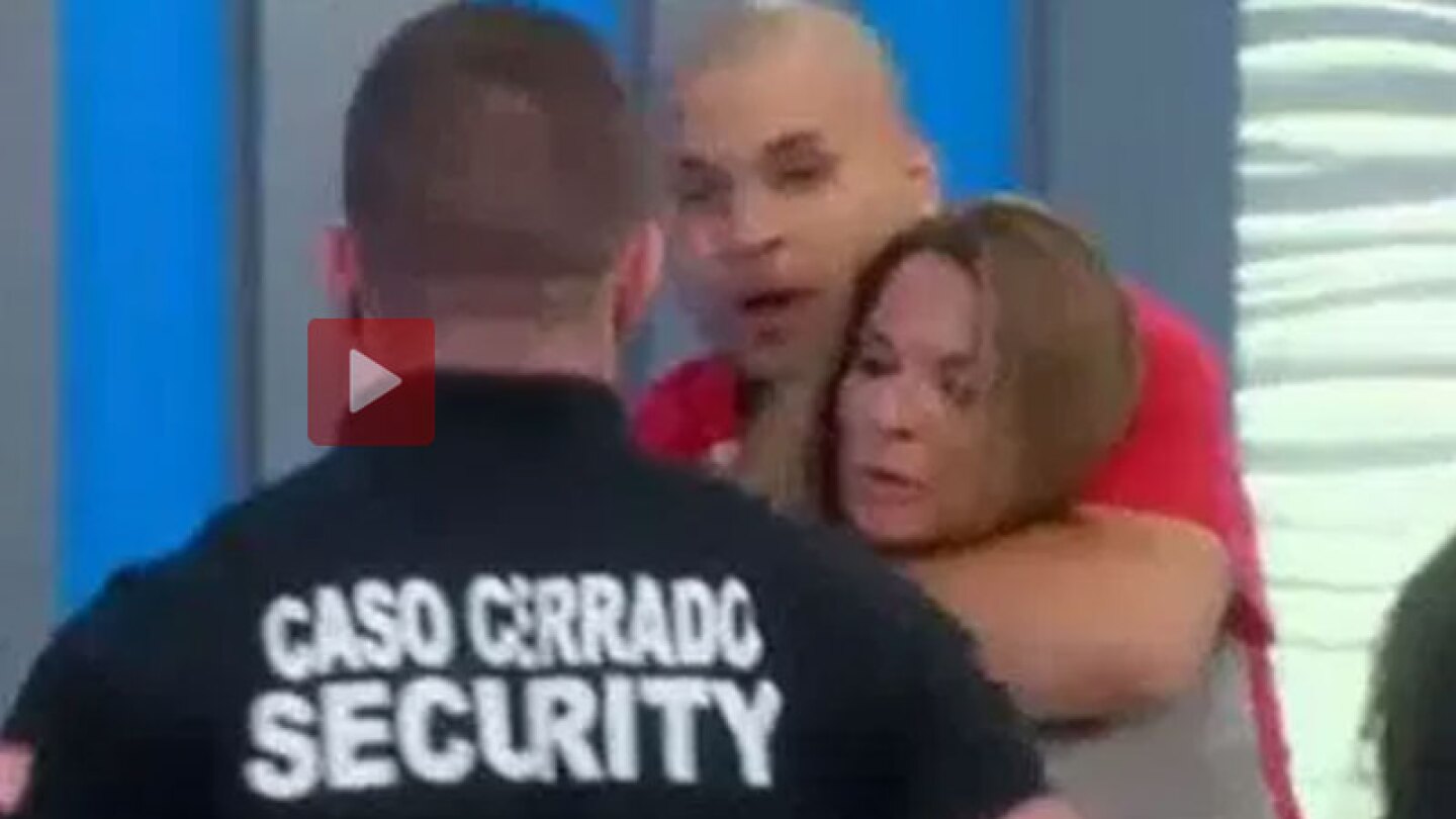 Uno de los invitados estalló y se fue contra la conductora, ¡la quería secuestrar!