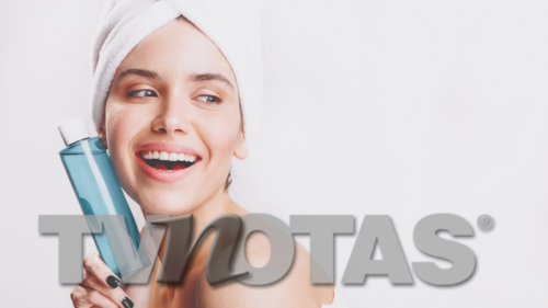 Mujer rutina de belleza.png