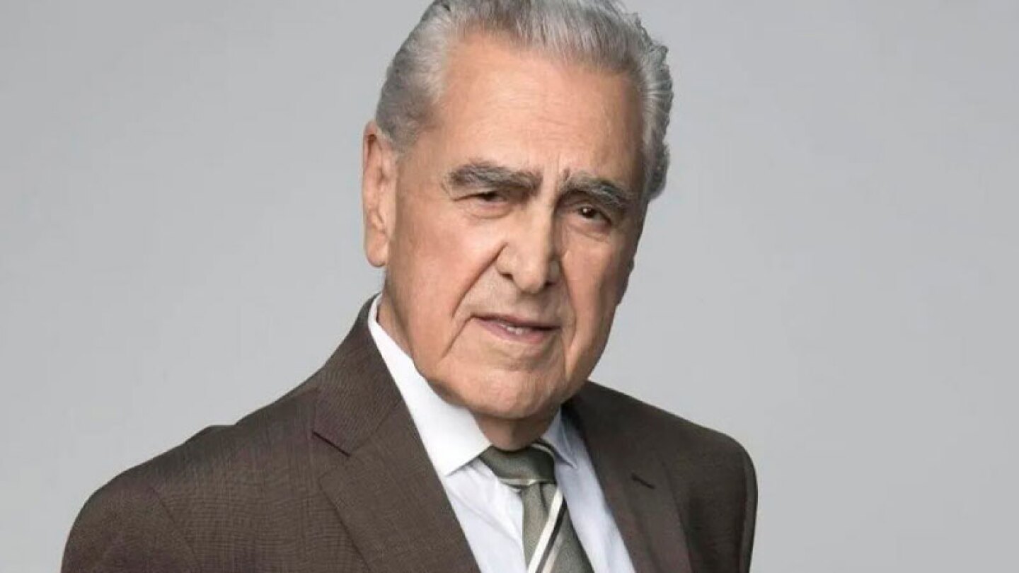 Eric del Castillo presume su nueva residencia.