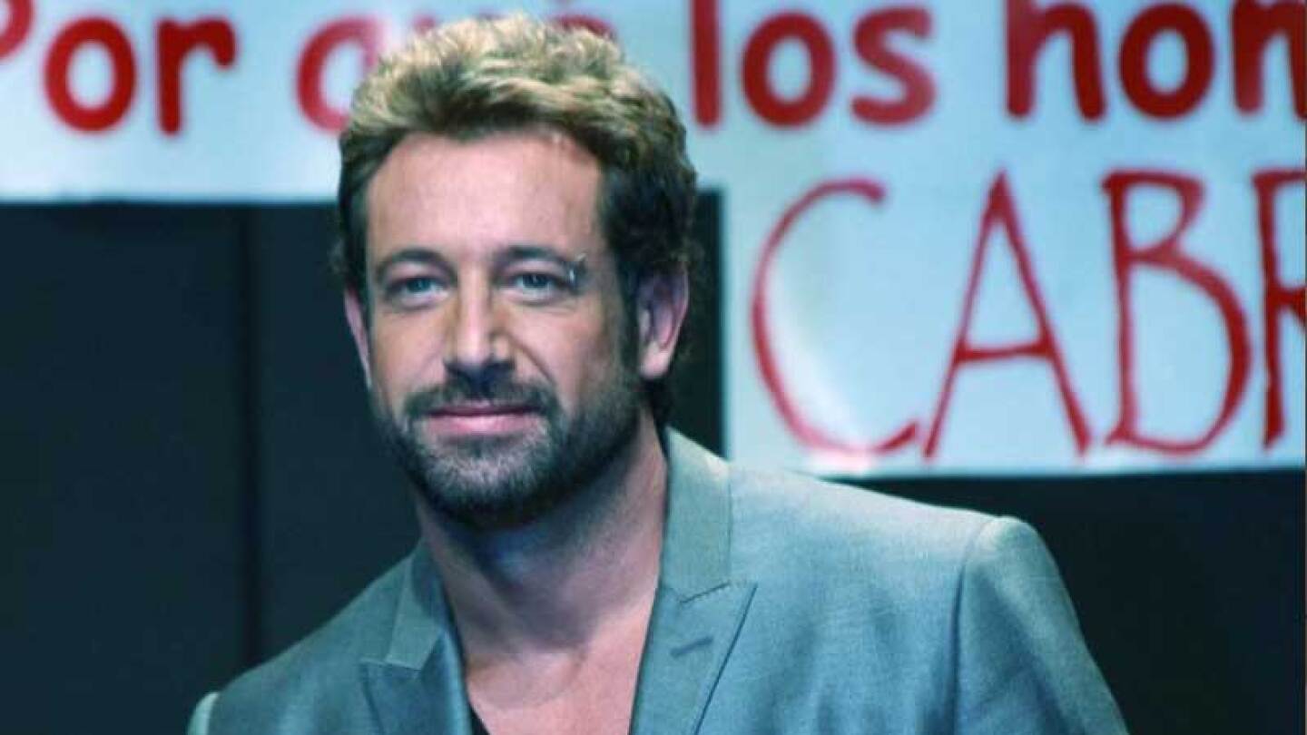 Gabriel Soto pensó que nadie se enteraría y aparece en el cumple de su exesposa.