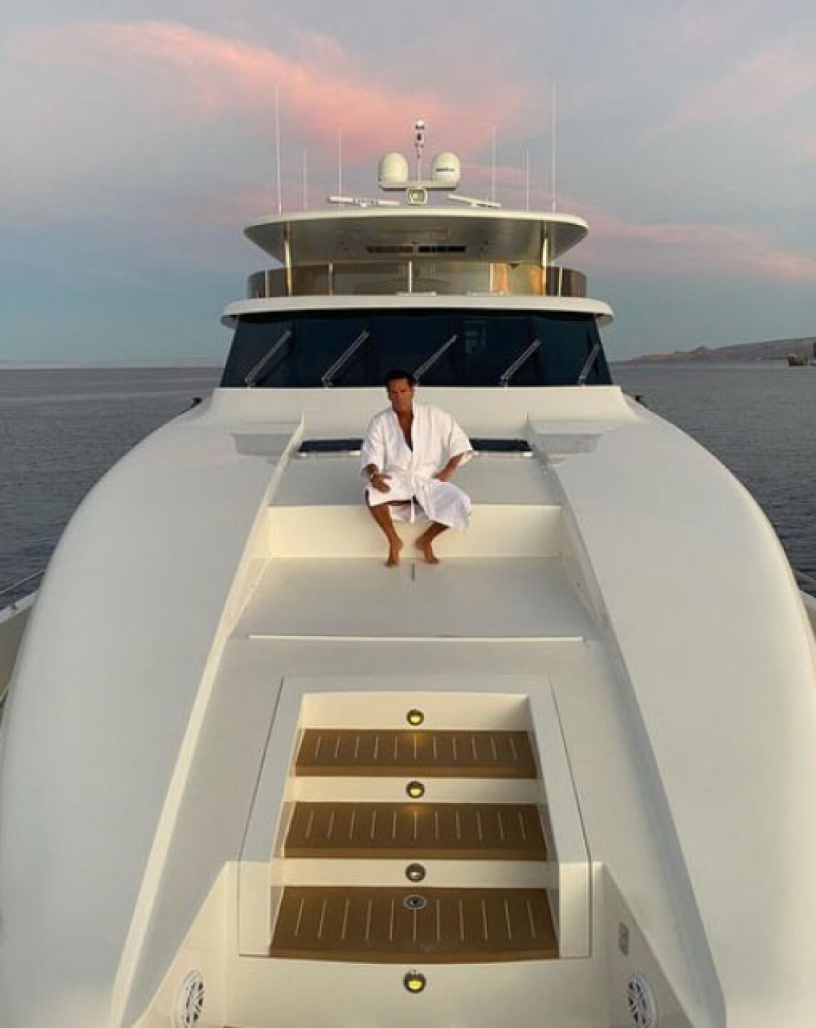 Palazuelos le dice adiós a las fiestas, quiere volver a ser papá pero sin boda