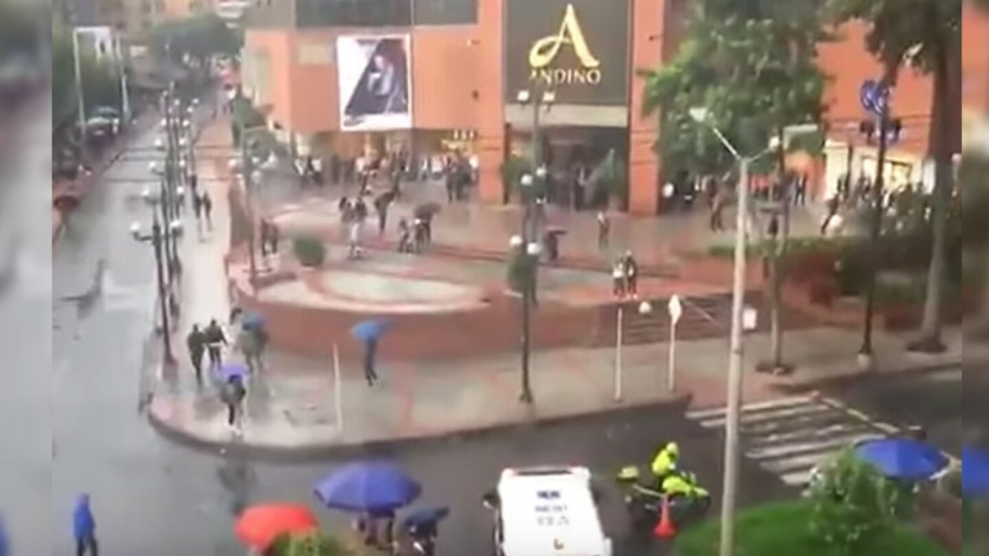 Atentado en Centro Comercial en Colombia causa pánico 