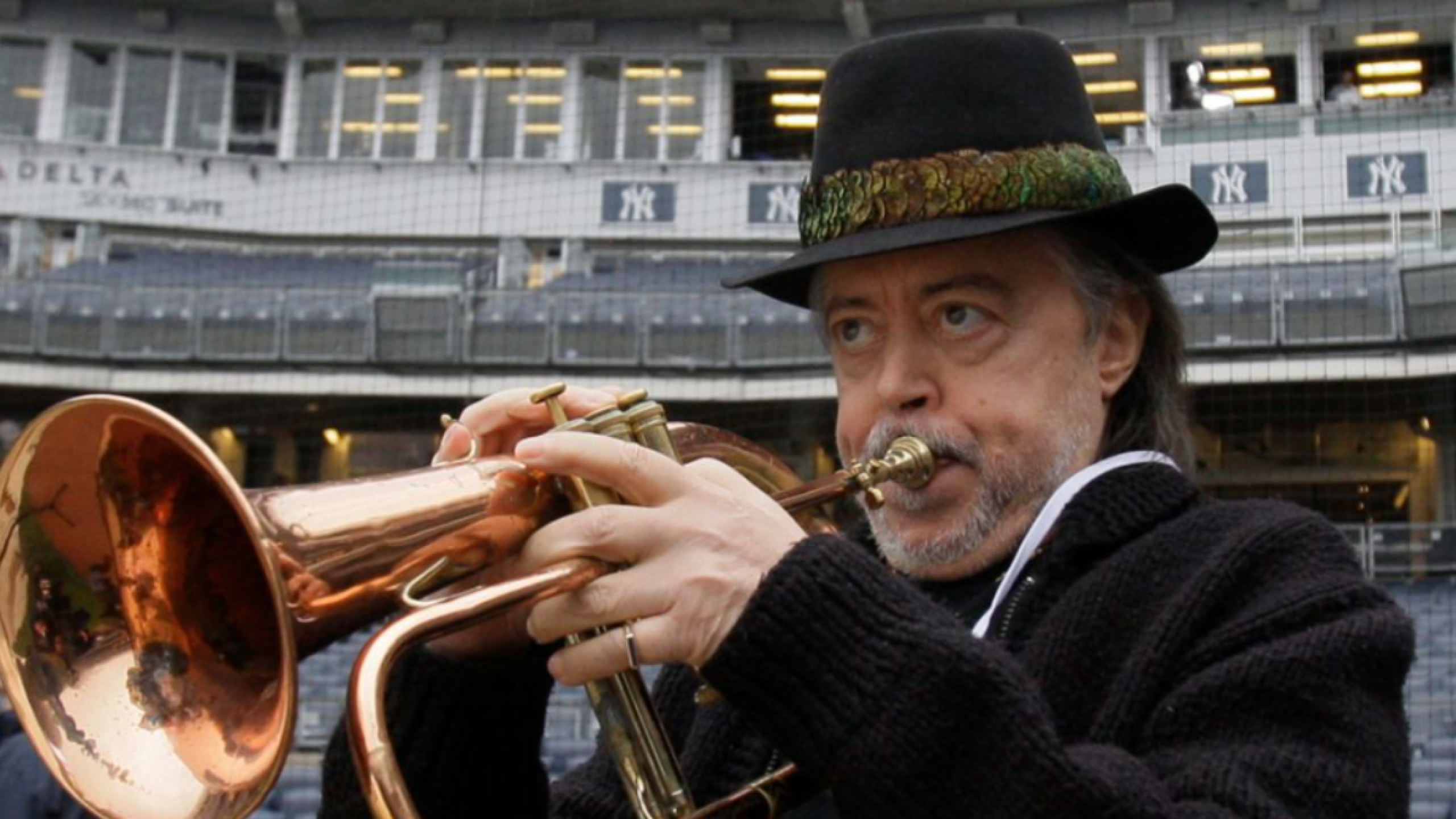 Chuck Mangione instrumento