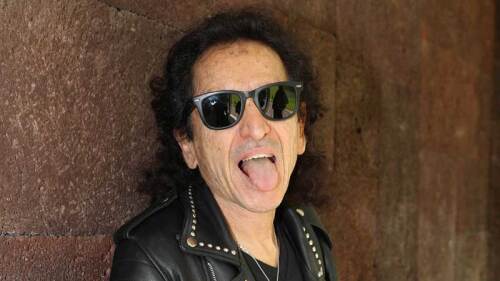 Alex Lora, ya tiene tema del 'Huachiculero' y del 'Galinazo'.