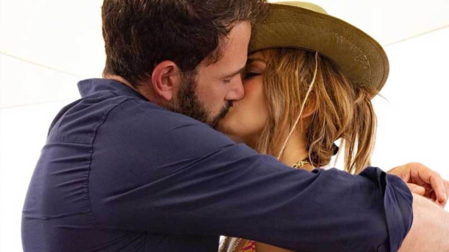Lo que no se vio de la fiesta de cumpleaños de Jlo con Ben Affleck, ¡hubo besos y caricias!
