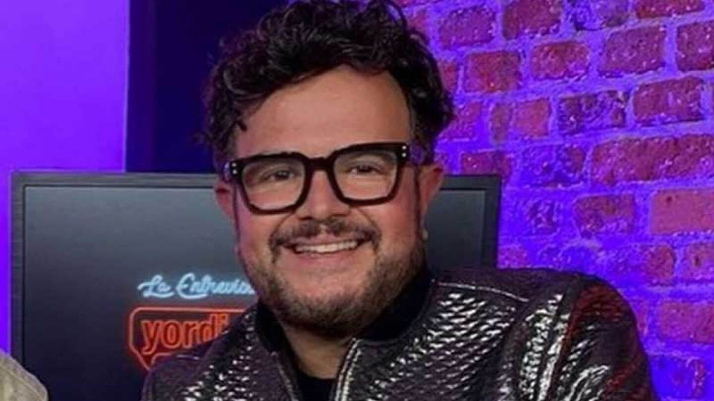 Aleks Syntek firmó autógrafos para maleantes