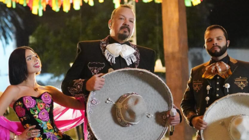 Pepe Aguilar y sus hijos en los premios Lo nuestro