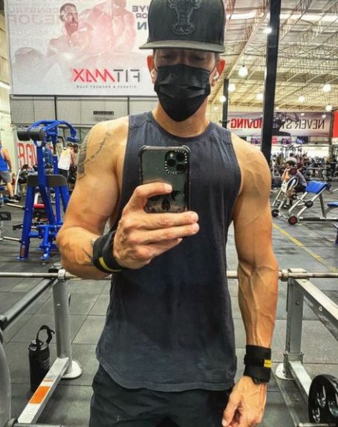 El cantante dio los detalles.