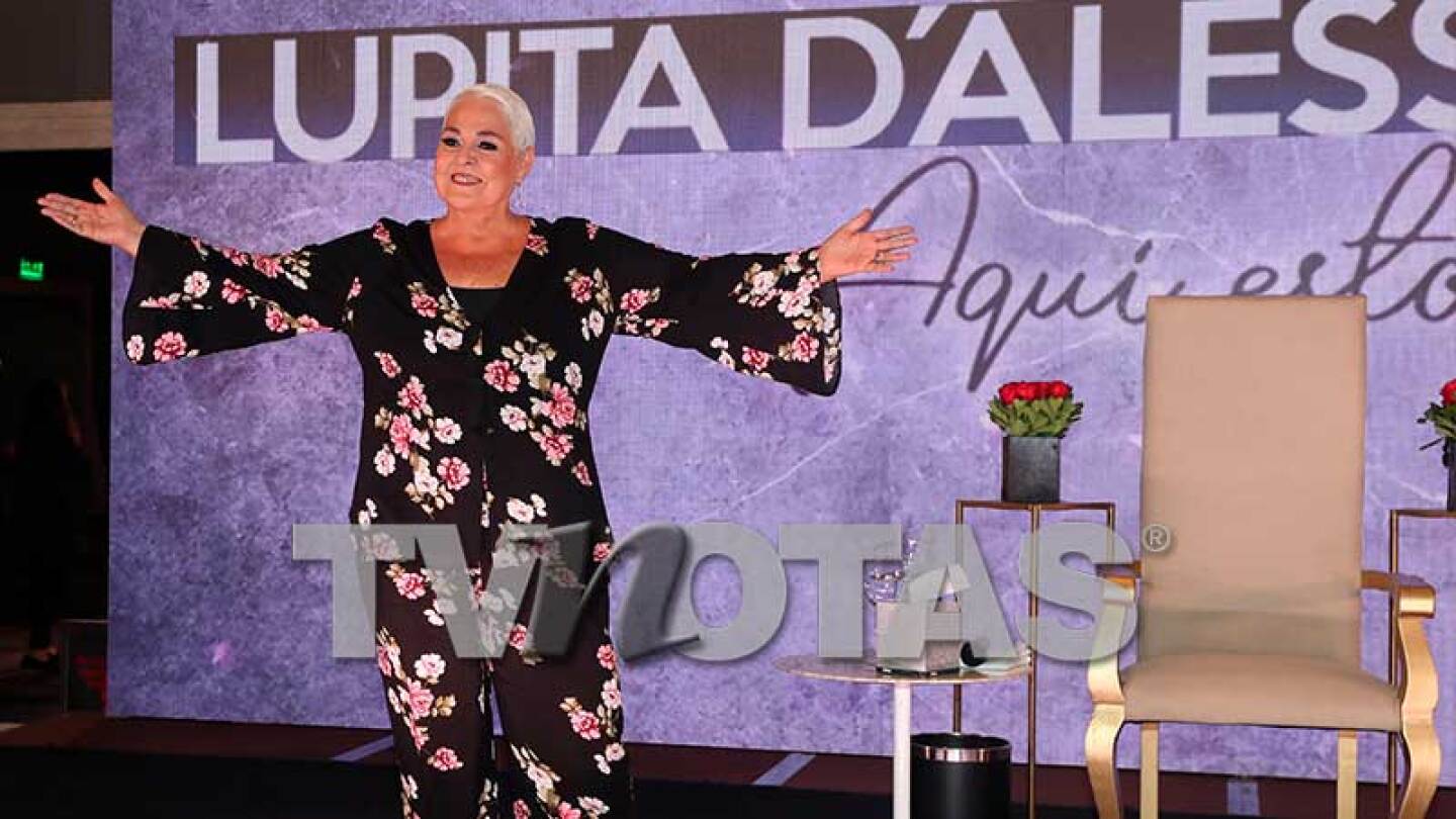 Lupita D’alessio renueva contrato con Bobo producciones