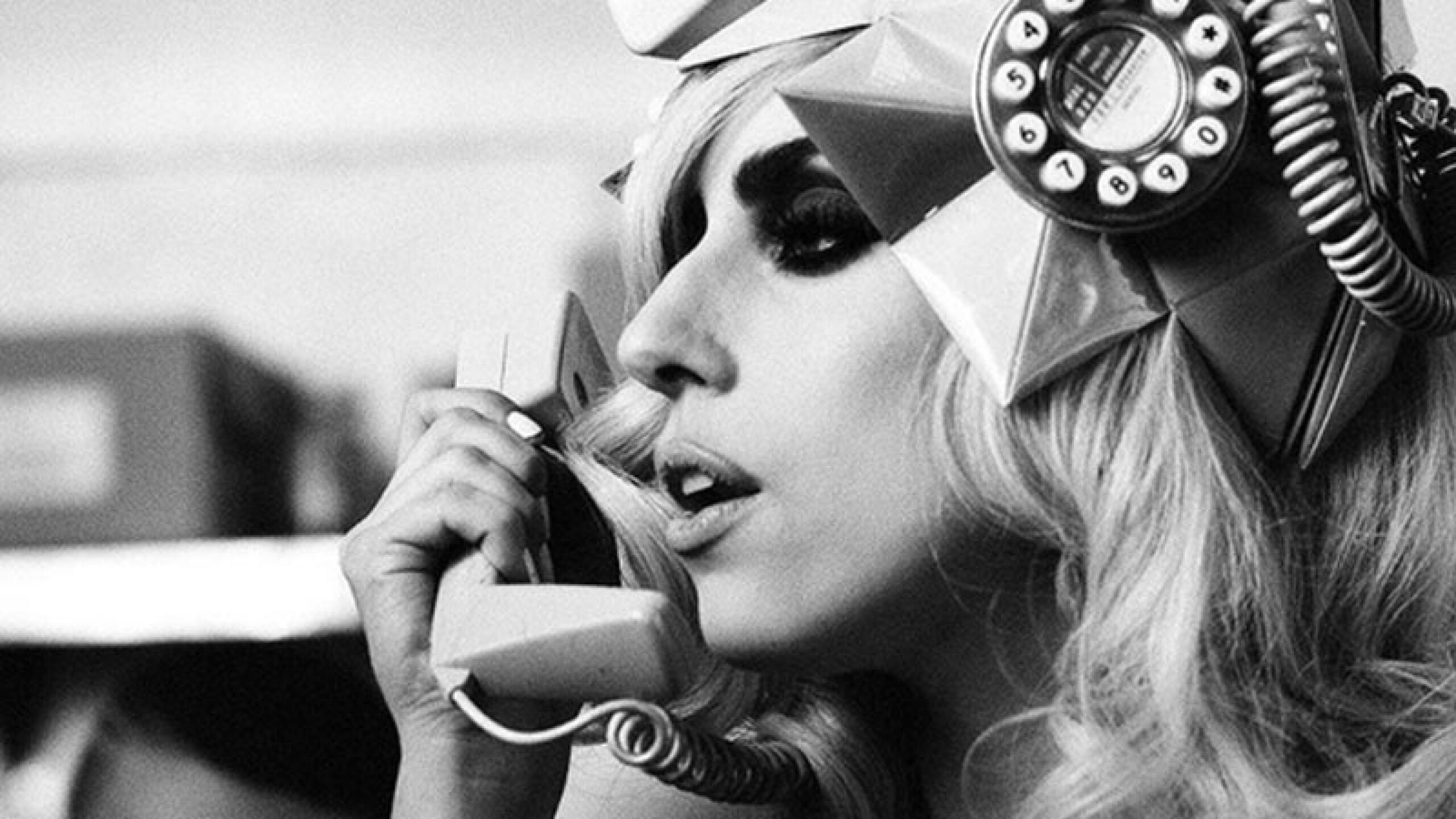 Piensa en interponer una demanda a la empresa que la contrató para que se presentara en México.