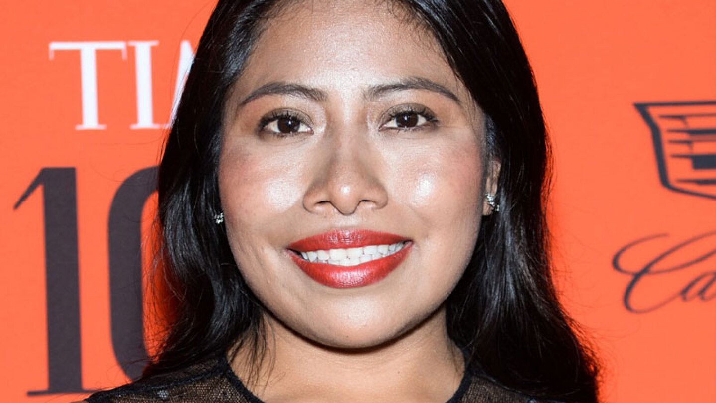 Yalitza Aparicio graba a su hermana cantando y presume su talento