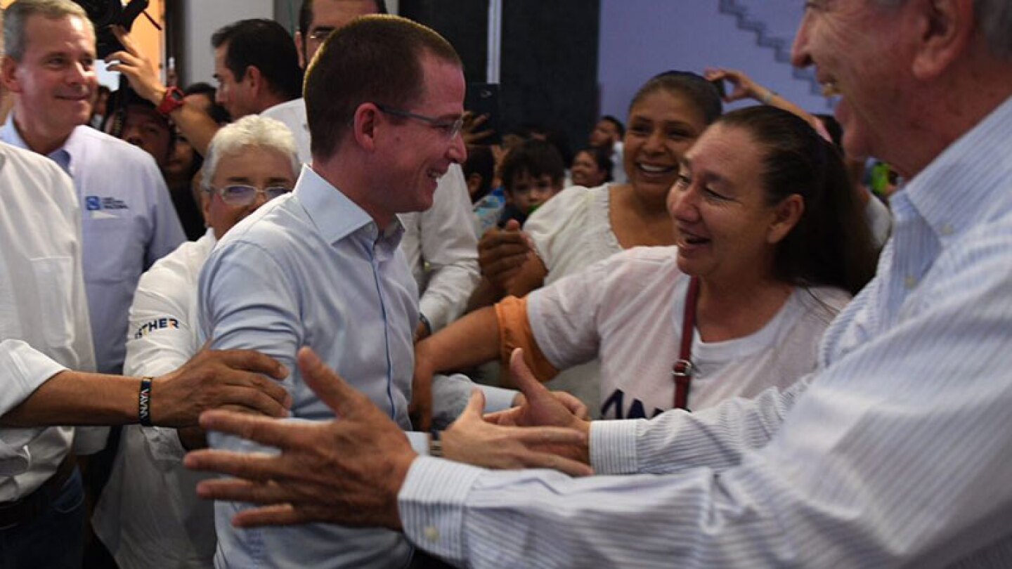 Anaya promete mejorar la seguridad de Neza